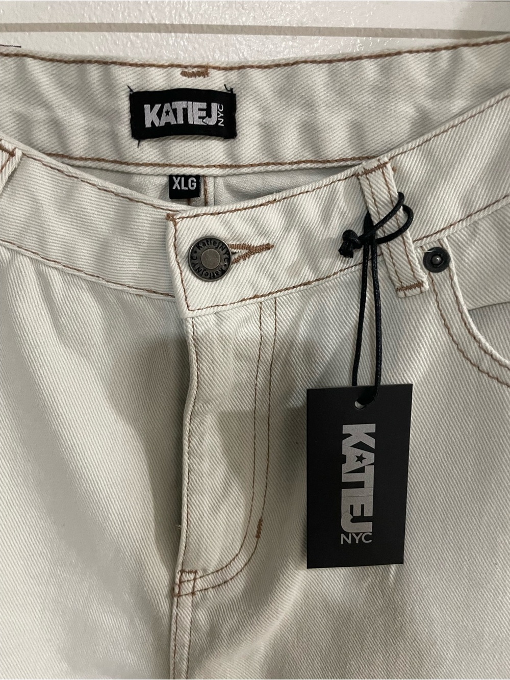 Katie J NYC Boston Cream Wide-Leg Jeans - Picture 3 of 4